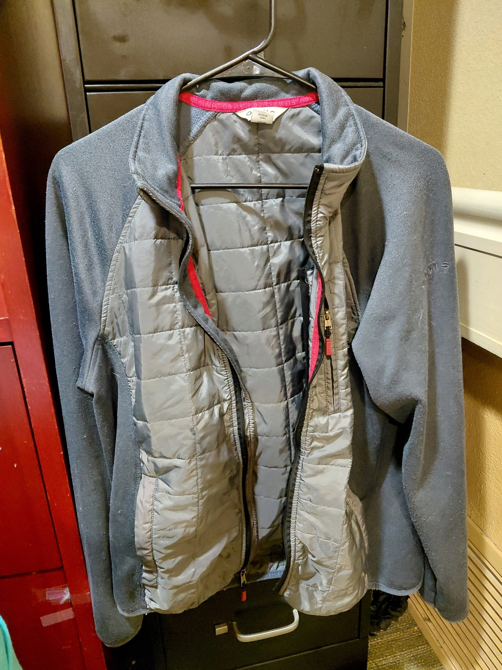 Orvis Gray Quilted Front Fleece Jacket with Red Trim